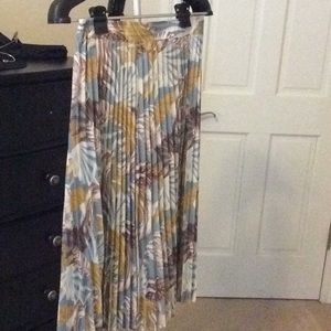 Tropical pleated skirt